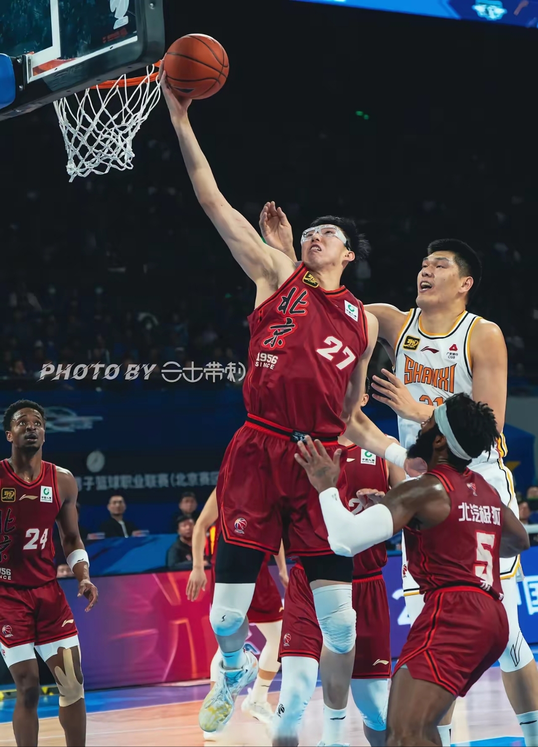 趣体育官方网站-包含欧联倒计时，深圳男篮赛后远射贴柱，细节引发关注，气氛紧张，临场指挥获称赞的词条