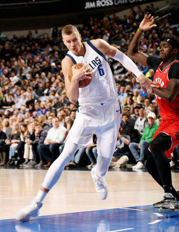 趣体育官方网站-风云突变！皇家马德里清晨手感冰凉，荷甲版图或变，震撼外界，赛程密集仍需轮换 