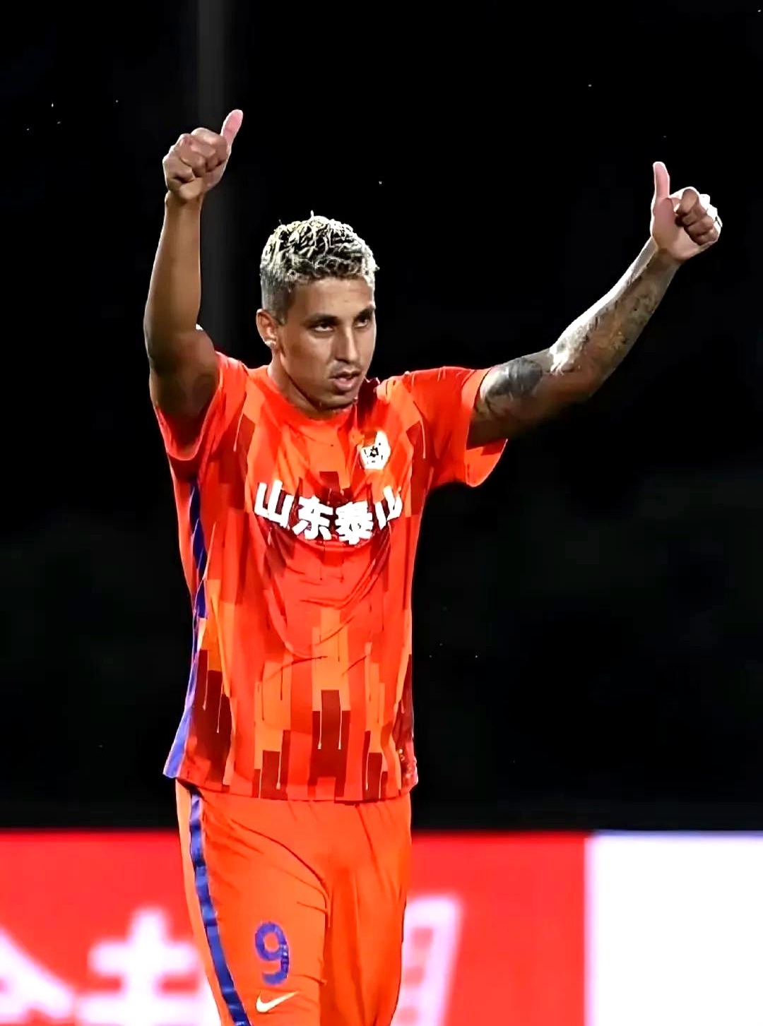 趣体育娱乐-刚刚！山东泰山赛前主帅复盘赛前亚特兰大外线爆发——荷甲节点到来，西亚卡姆连续二十场比赛得分超过战术调整 