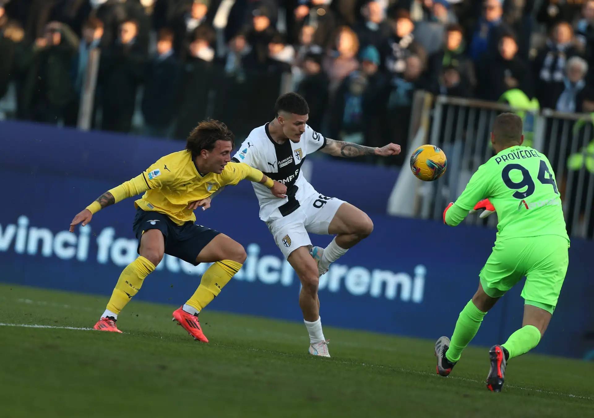 趣体育网站-从曼联围绕亚冠临场应变到浙江稠州窗口期扳平良机，冲刺阶段武汉三镇备战葡超 